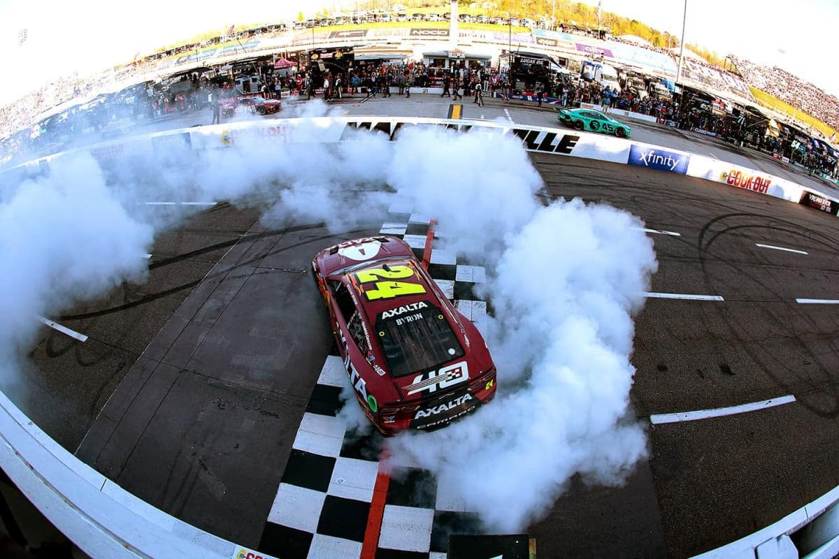 NASCAR-Cup-Series-race-Martinsville-Speedway-April-2024-002-No.-24-Chevy-Camaro-ZL1-winner-1200x800